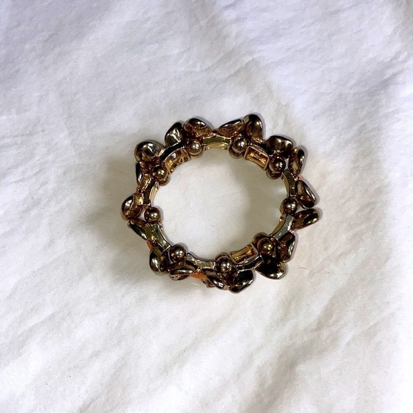 Floral Elastic Bracelet Gold Tone and Melon - Picture 3 of 7